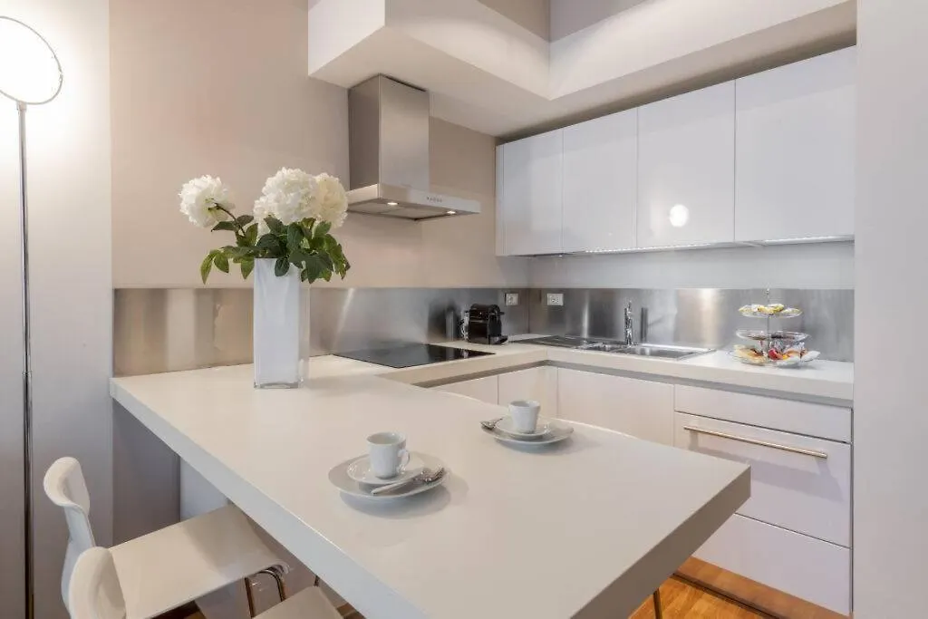 Milan Duomo Suites Apartment