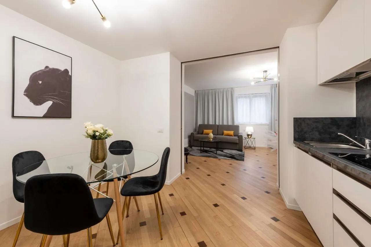 Milan Duomo Suites Apartment