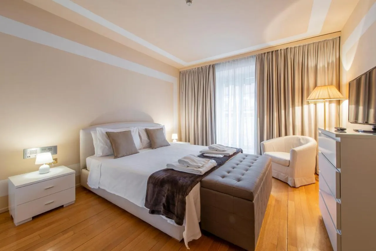 Apartamento Milan Duomo Suites Italia