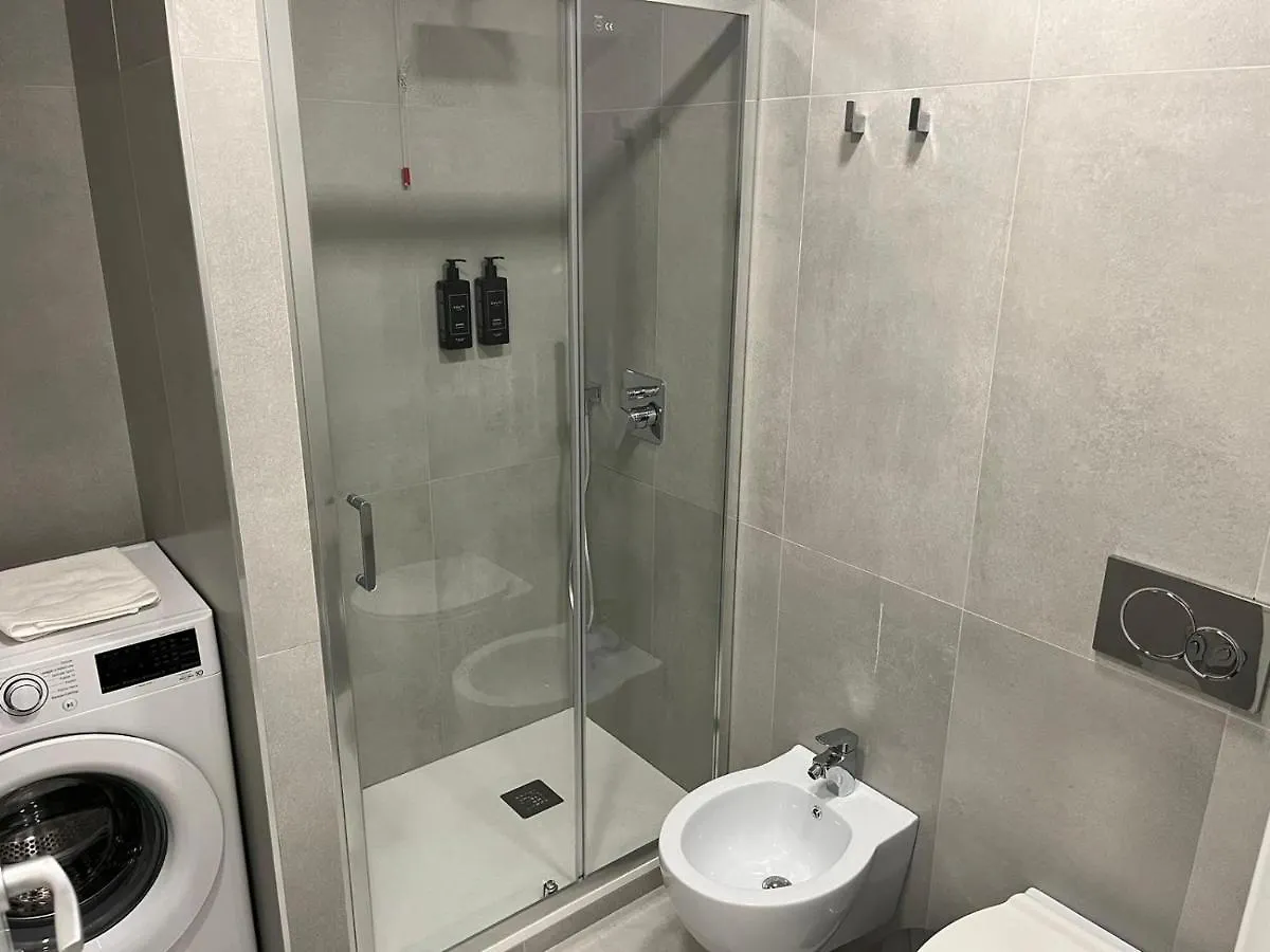 Milan Duomo Suites 0*,