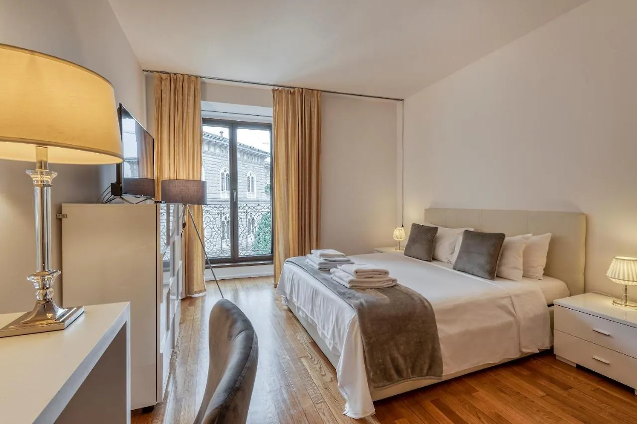 Milan Duomo Suites Apartamento